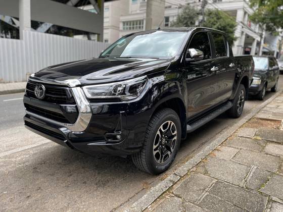 TOYOTA HILUX 2.8 D-4D TURBO DIESEL CD SRX 4X4 AUTOMÁTICO